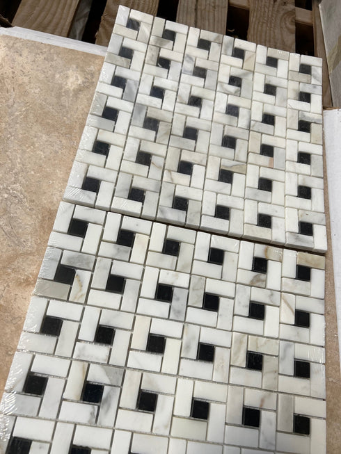 Calacatta Gold - Pinwheel Mosaic w/ Black Polished